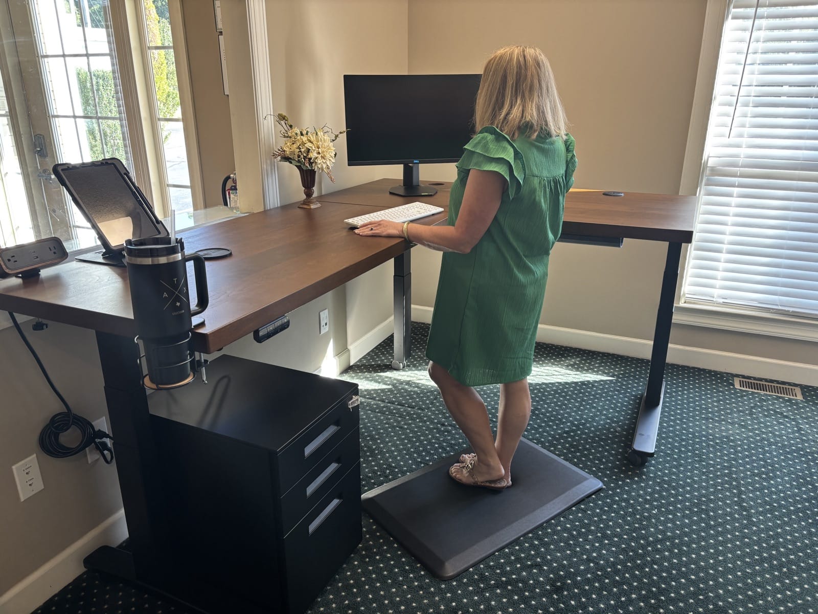 UPLIFT V3 L-Shape Desk Review (2026): A Real Office Reception Setup feature image